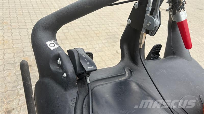  Billy-Goat MV650SPH Løvsuger - Professionel stand  معدات العناية بالأرض - غير ذلك