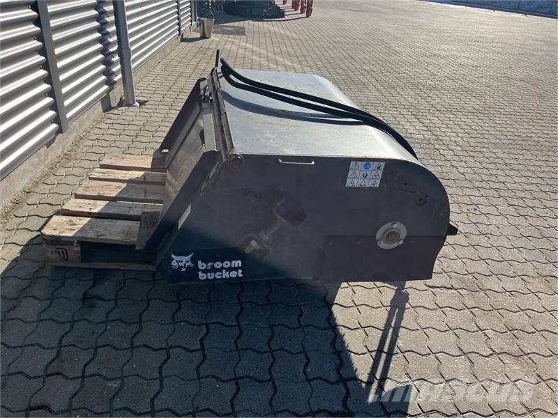 Bobcat 110cm opsamler kost Other components
