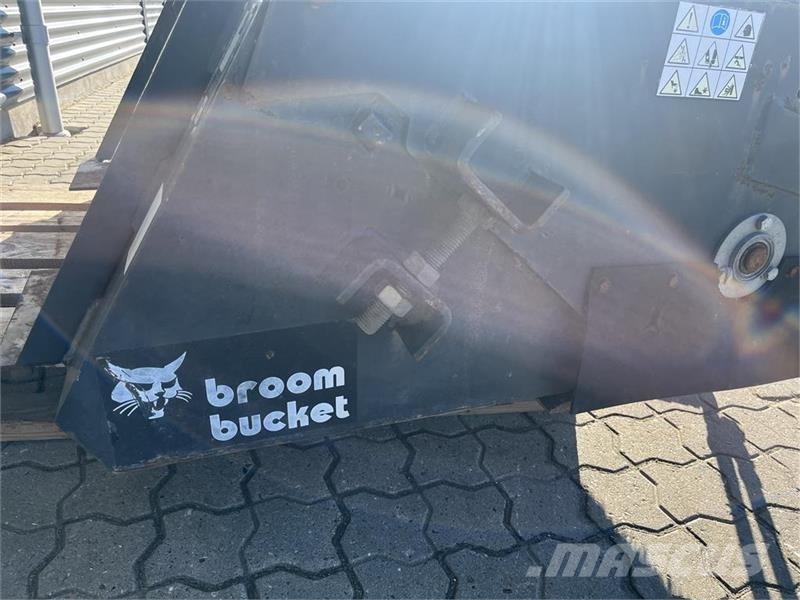 Bobcat 110cm opsamler kost Other components