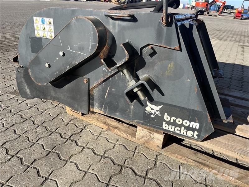 Bobcat 110cm opsamler kost Other components