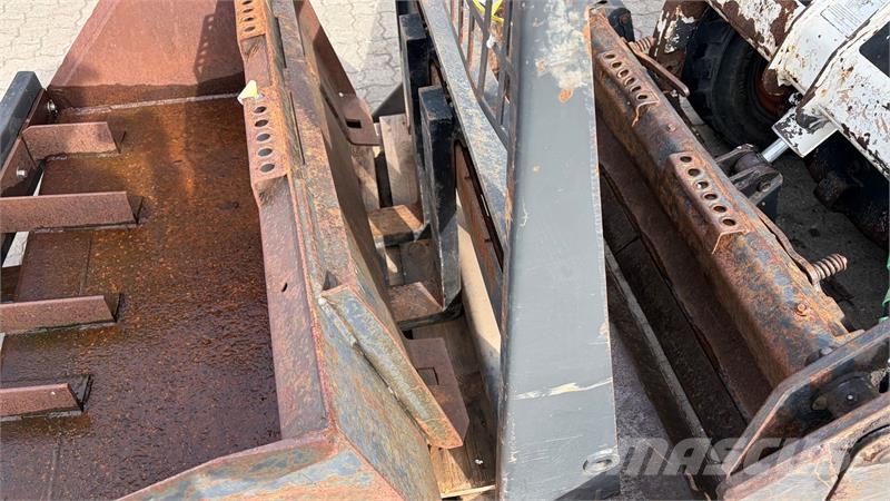 Bobcat 75-1 Kompakt og robust Bobcat 751 minilæsser til s Minilæsser - knækstyret