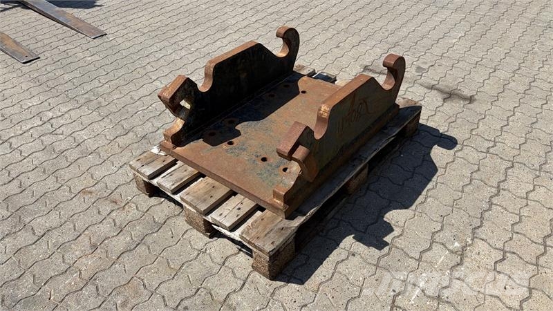 - - - CW45S CW45S Adapterplade Sonstige Landmaschinen
