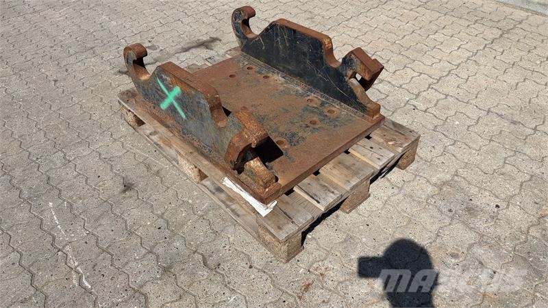 - - - CW45S CW45S Adapterplade Sonstige Landmaschinen