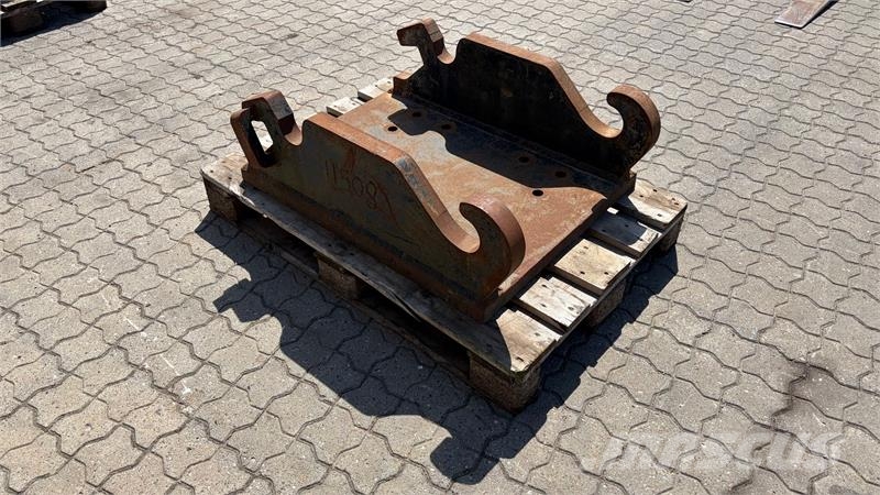 - - - CW45S CW45S Adapterplade Sonstige Landmaschinen