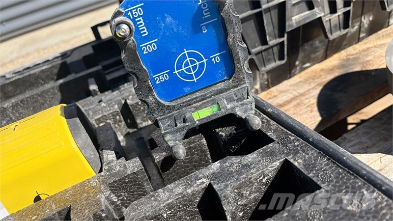  Geomax Zeta 125 G Kloaklaser med 110mm + 160mm rør ماكينات زراعية - غير ذلك