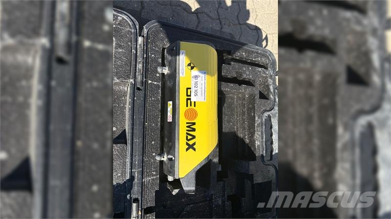  Geomax Zeta 125 G Kloaklaser med 110mm + 160mm rør ماكينات زراعية - غير ذلك