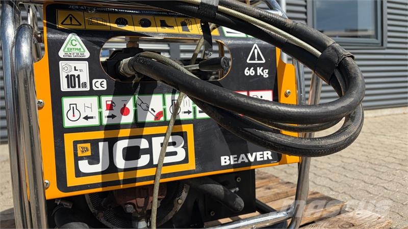 JCB hydraulik station Apūdeņošanas sistēmas