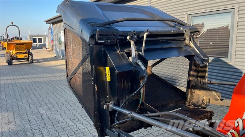 Kubota GZD21 Zeroturn med opsamler Sitteklippere