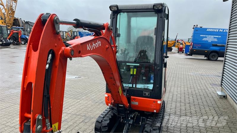 Kubota KX019-4 Tiltman med hydraulisk skovlskifte Mini ekskavatörler, 7 tona dek