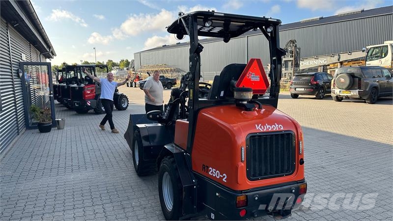 Kubota RT250-2 لوادر صغيرة