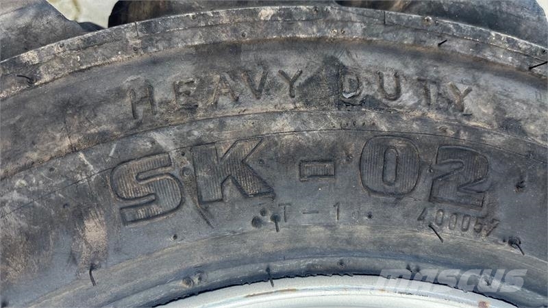 Mitas 10-16,5 komplethjul minilæsser Tyres, wheels and rims