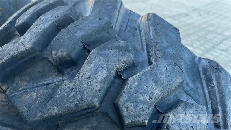 Mitas 10-16,5 komplethjul minilæsser Tyres, wheels and rims