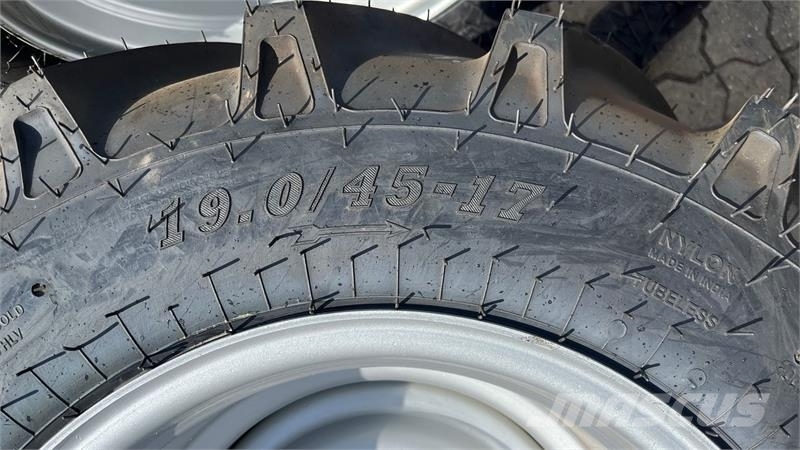 MRL NYE brede hjul til minilæsser 19.0/45-17 Gume, točkovi i felne