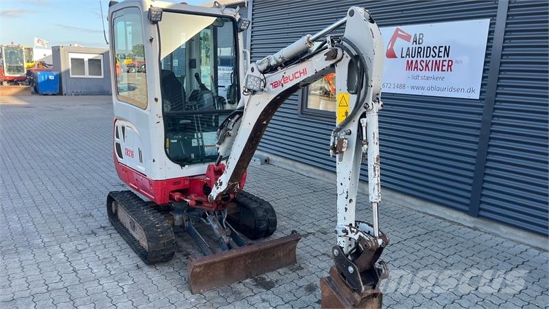 Takeuchi TB216 Hydraulisk hurtig skifte med 30 cm graveskov Mini ekskavatörler, 7 tona dek