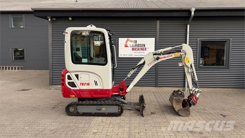 Takeuchi TB216 m/2 graveskovle og kipplaner skovl Minigravemaskiner