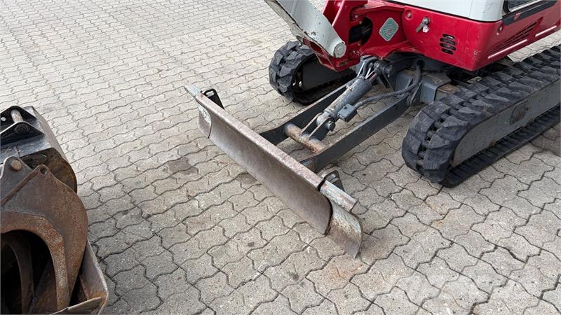 Takeuchi TB216 m/2 graveskovle og kipplaner skovl Minigravemaskiner