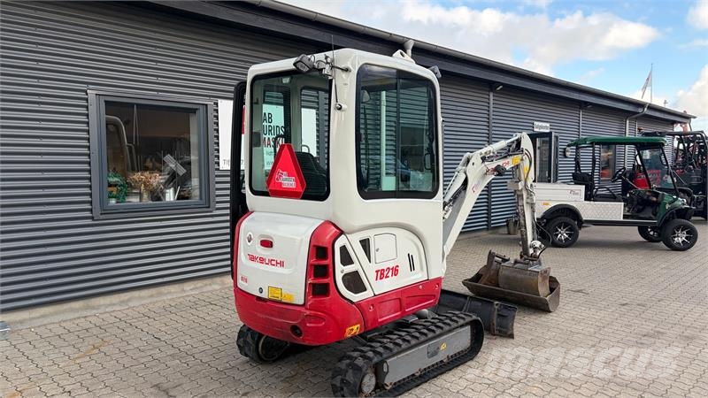 Takeuchi TB216 m/2 graveskovle og kipplaner skovl Minigravemaskiner