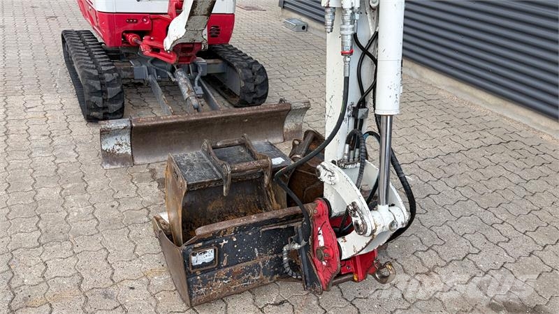 Takeuchi TB216 m/2 graveskovle og kipplaner skovl Minigravemaskiner