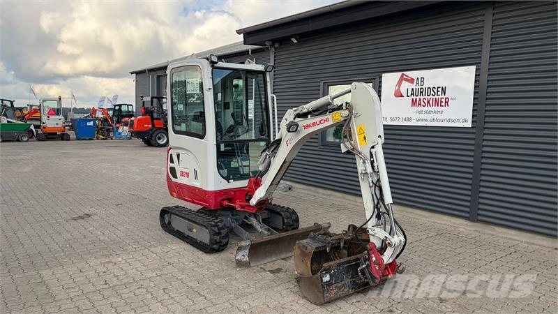 Takeuchi TB216 m/2 graveskovle og kipplaner skovl Minigravemaskiner