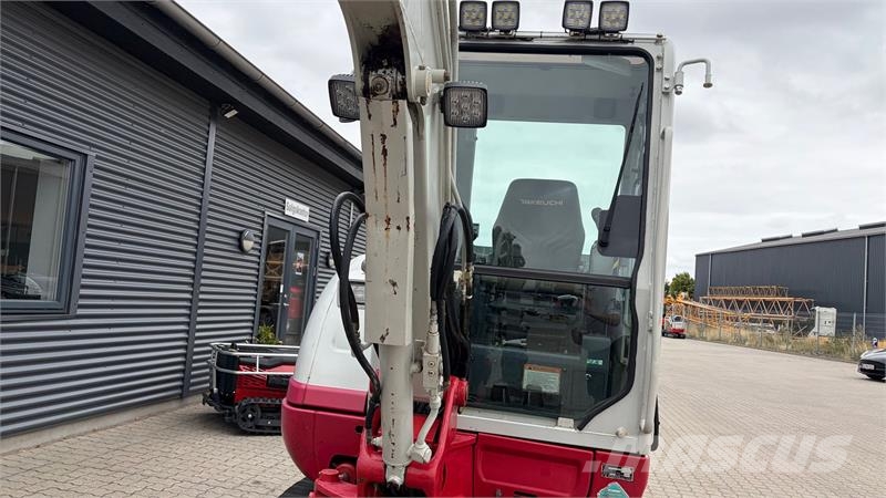 Takeuchi TB230 Powertilt & 1 meter svenskerskovl + Stor LED Minigravemaskiner