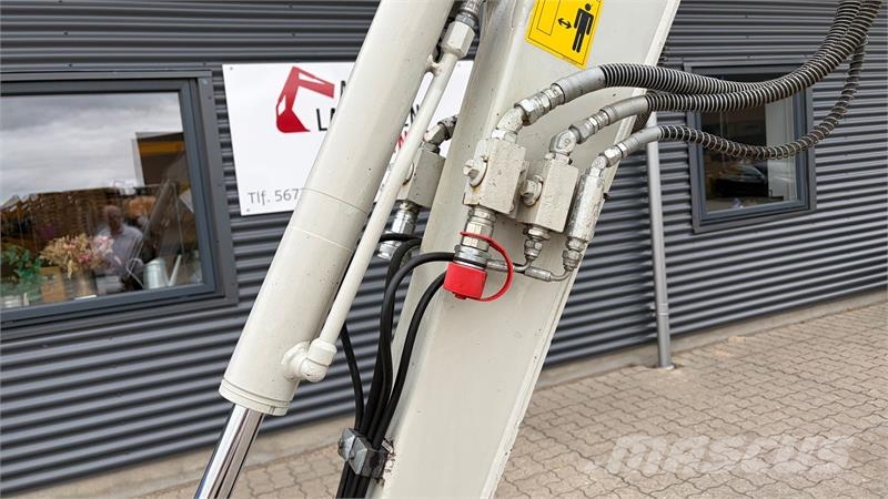 Takeuchi TB230 Powertilt & 1 meter svenskerskovl + Stor LED Minigravemaskiner