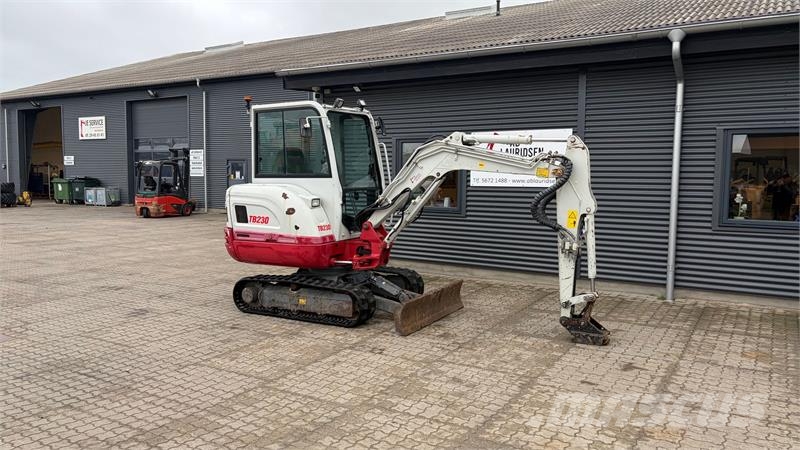 Takeuchi TB230 S40 skifte Міні-екскаватори < 7т