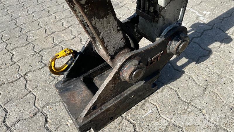 Takeuchi TB240 JST-skifte Kāpurķēžu ekskavatori