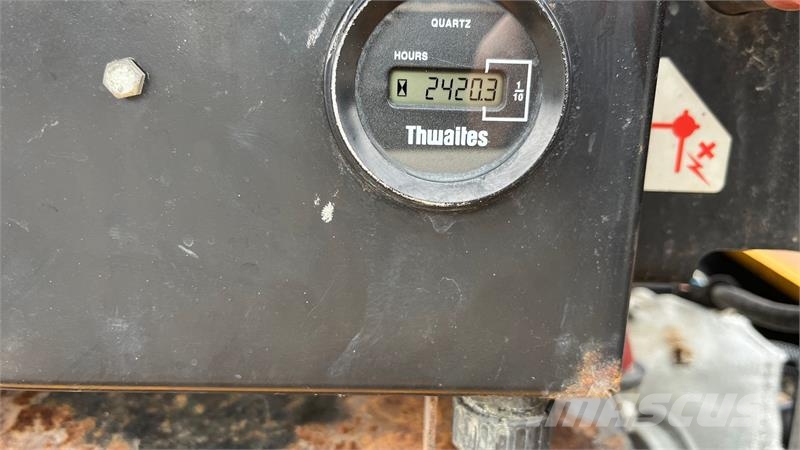 Thwaites 2 tons svingbar lad og højtip Stavebné sklápače