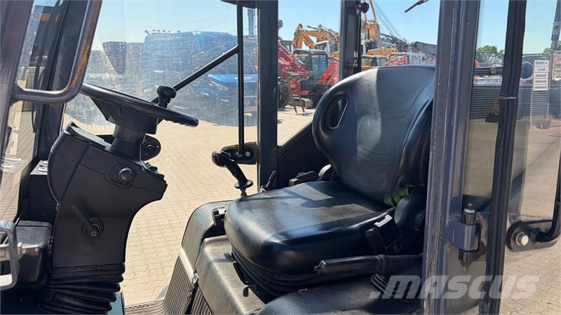 VM Loader 1036LXC m/lukket kabine لوادر صغيرة