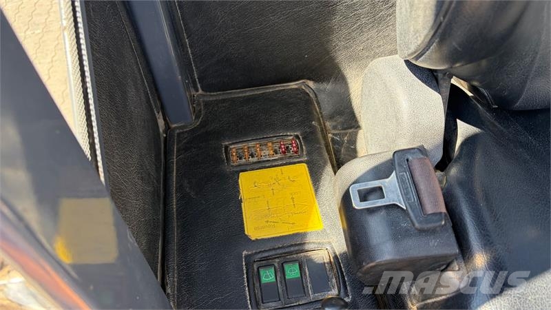 VM Loader 1036LXC m/lukket kabine لوادر صغيرة