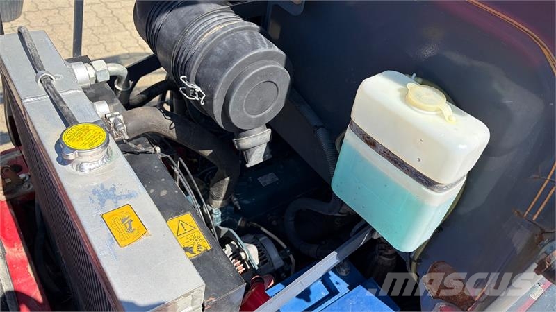 VM Loader 1036LXC m/lukket kabine لوادر صغيرة