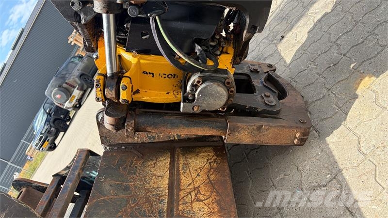 Wacker Neuson ET90 m/ Engcon og Unicontrol 3D-GPS Excavadoras sobre orugas