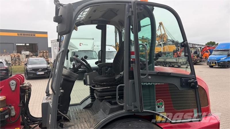 Weidemann 3080 med skovl og gafler Miniladers