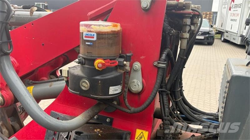 Weidemann 3080 med skovl og gafler Miniladers