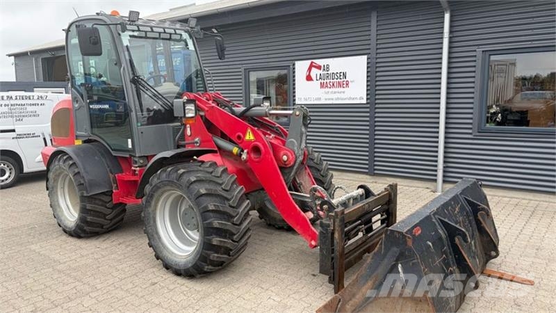 Weidemann 3080 med skovl og gafler Miniladers