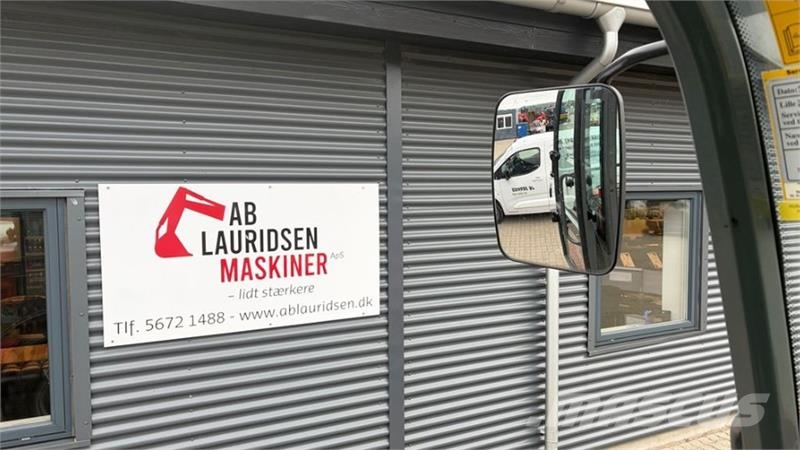 Weidemann 3080 med skovl og gafler Miniladers
