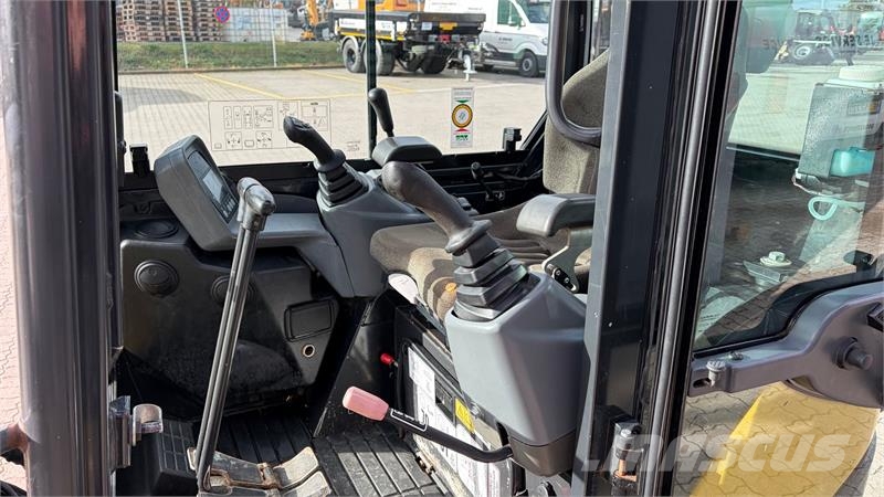 Yanmar SV18 Tiltman og 2 skovle Miniescavatori