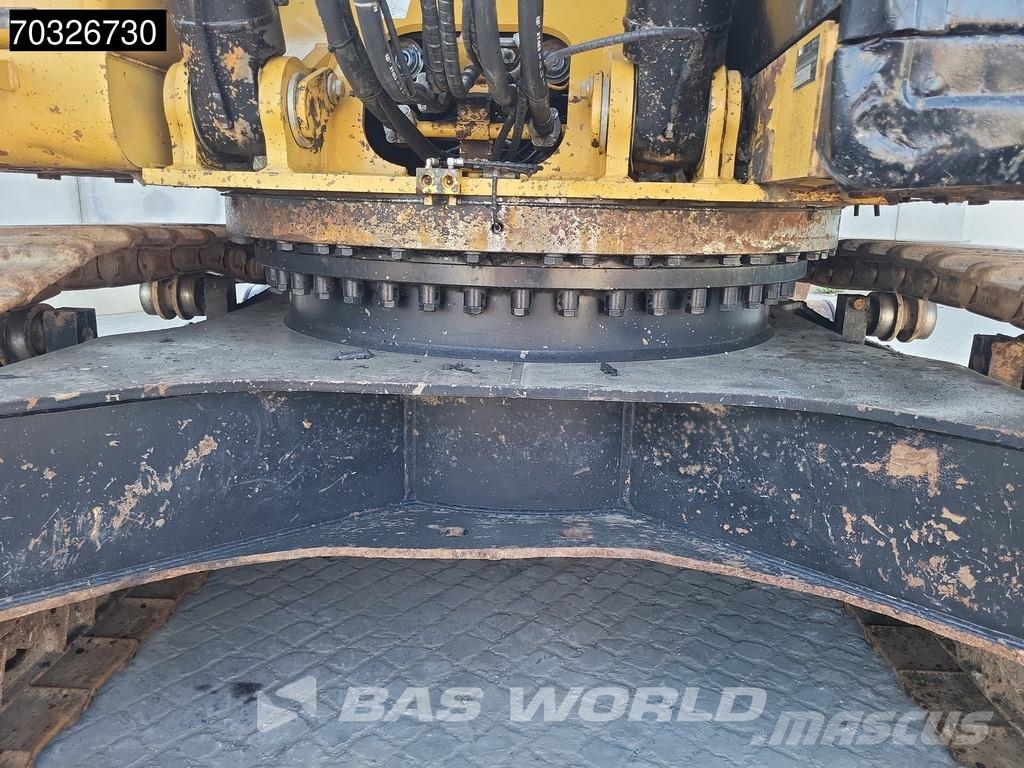 CAT 336 F L XE حفارات زحافة