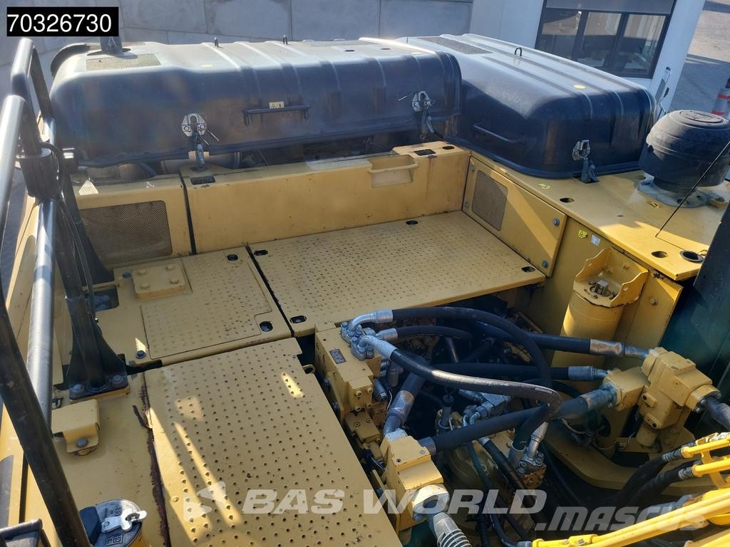 CAT 336 F L XE حفارات زحافة