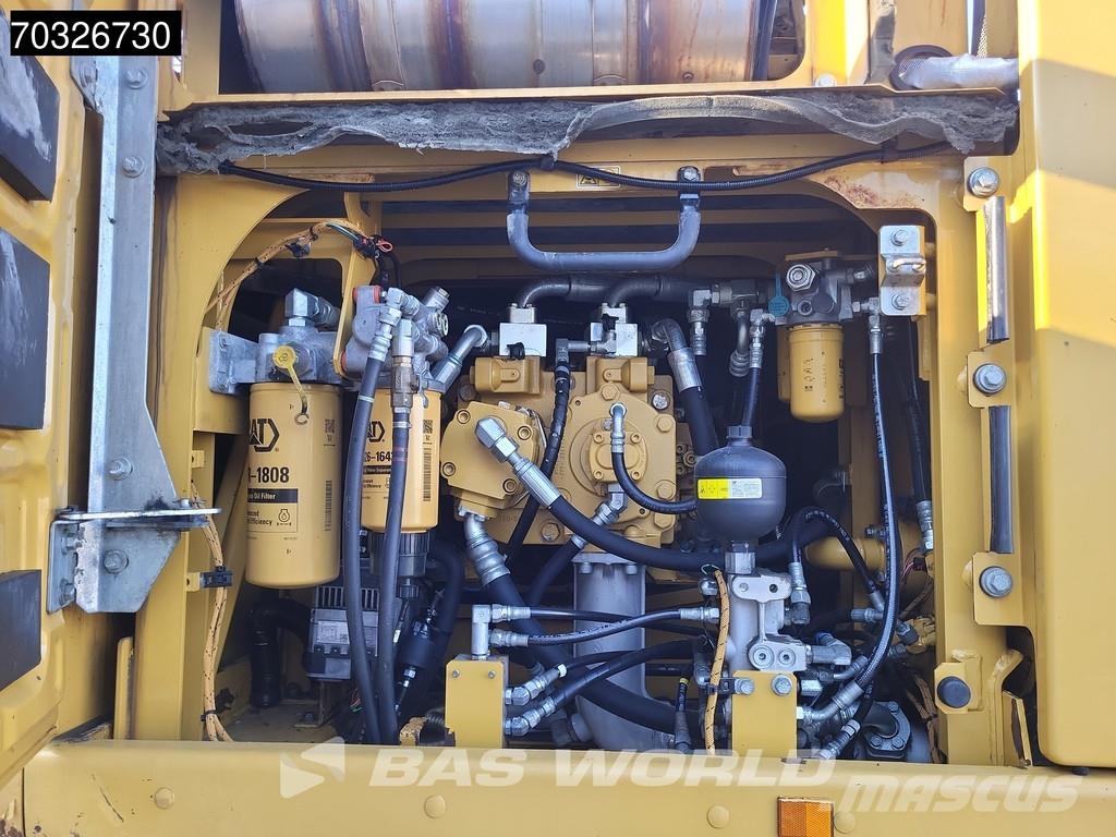 CAT 336 F L XE حفارات زحافة