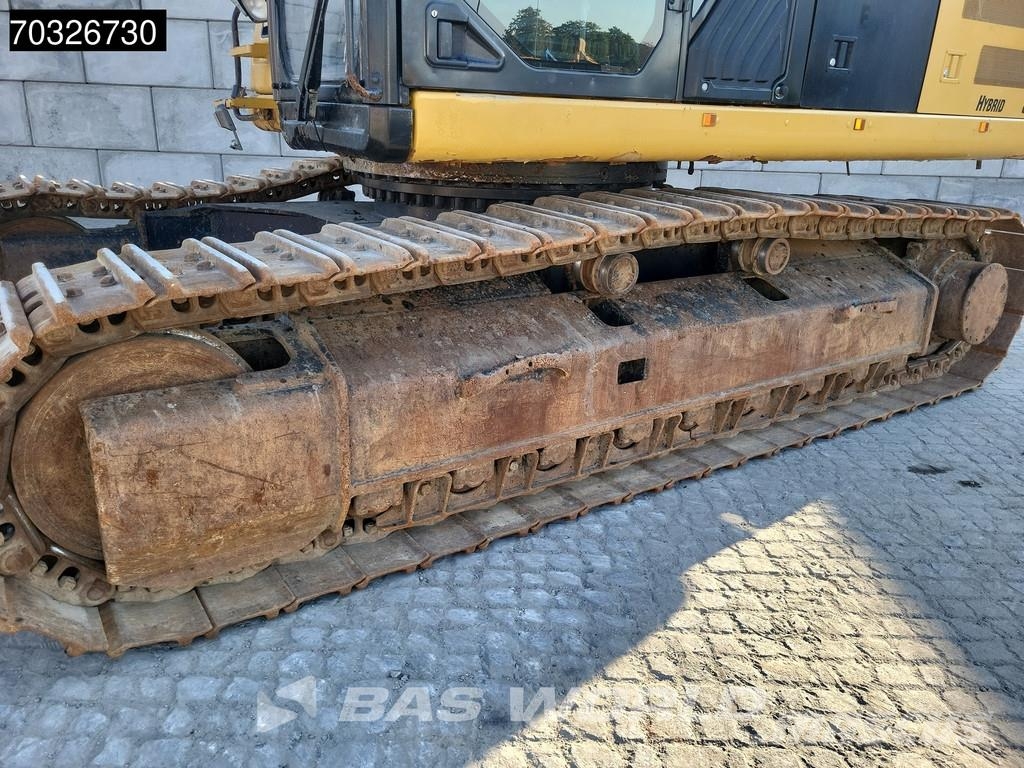 CAT 336 F L XE حفارات زحافة