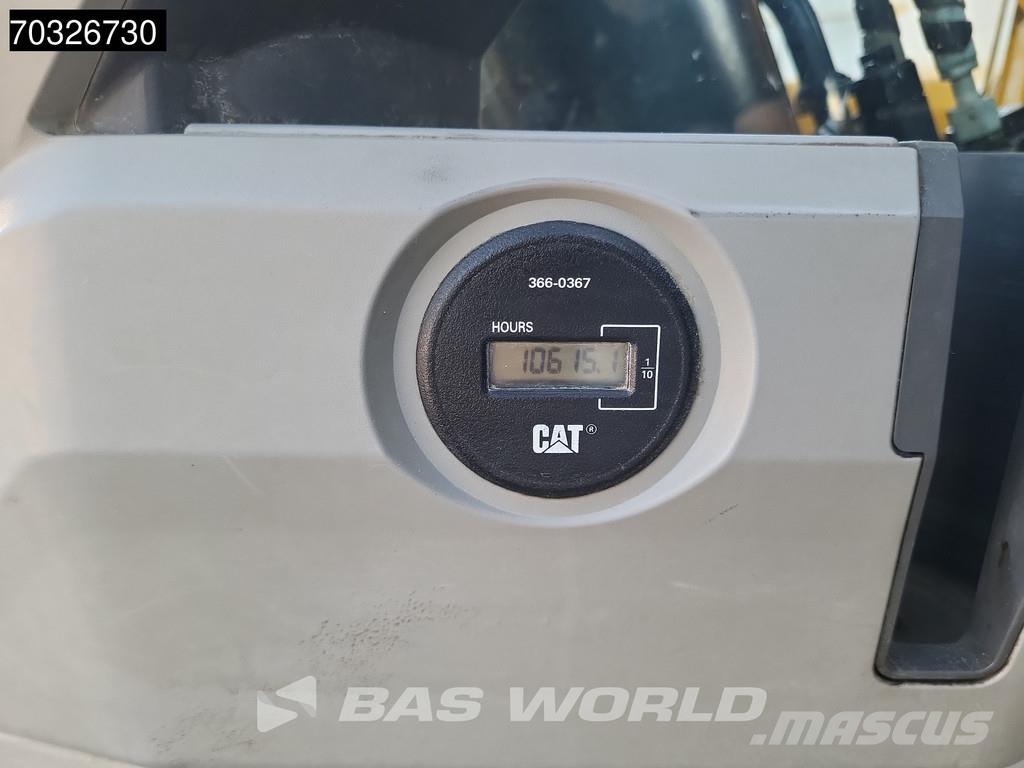 CAT 336 F L XE حفارات زحافة