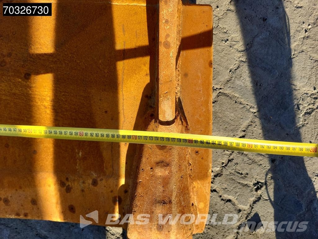 CAT 336 F L XE حفارات زحافة