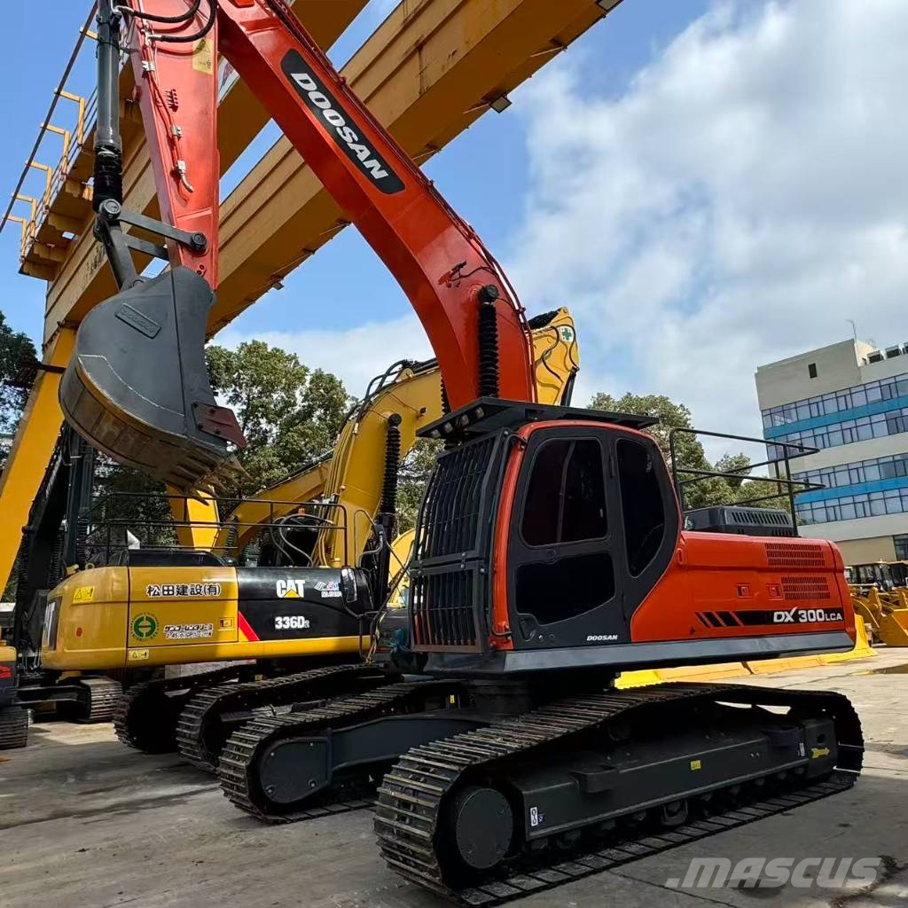 Doosan DX 300 LCA Raupenbagger