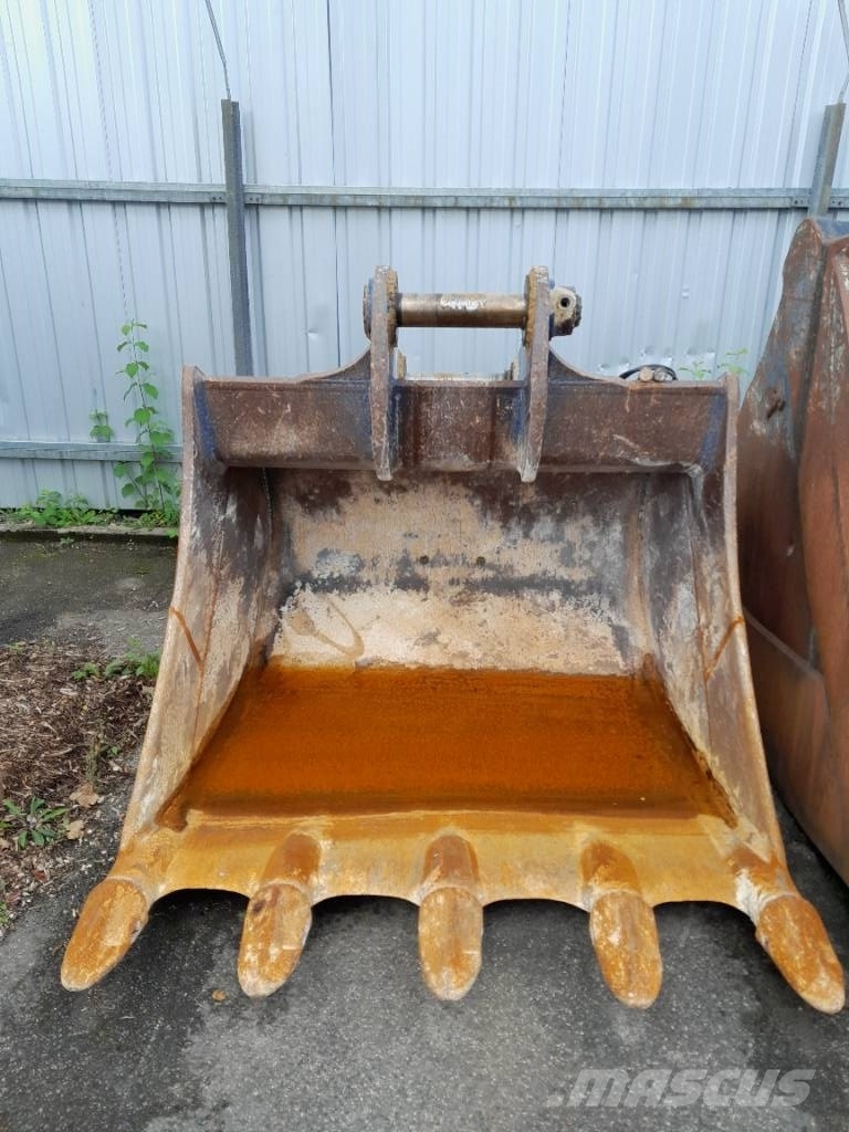 Komatsu HB365 حفارات زحافة