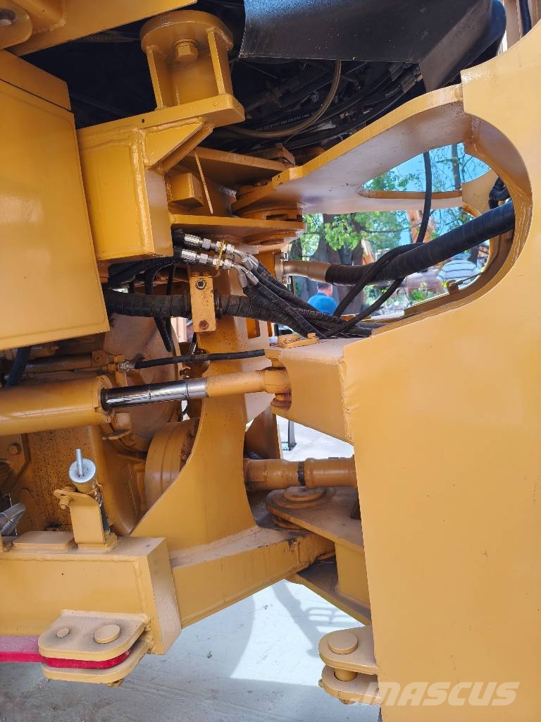 CAT 966 H Rataslaadurid