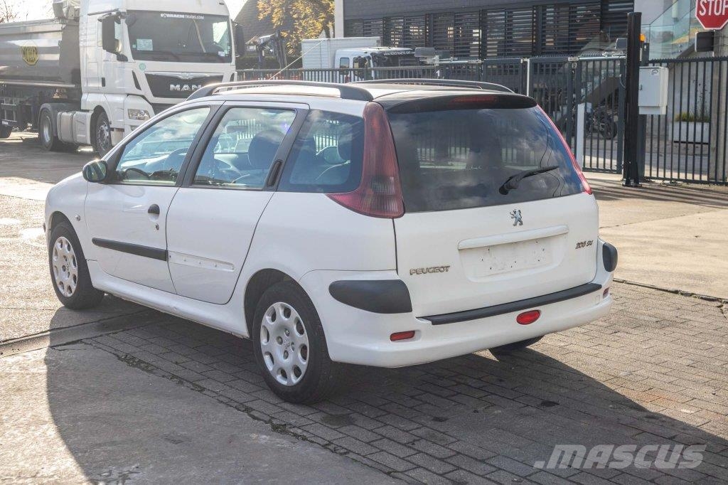 Peugeot 206 SW Carros