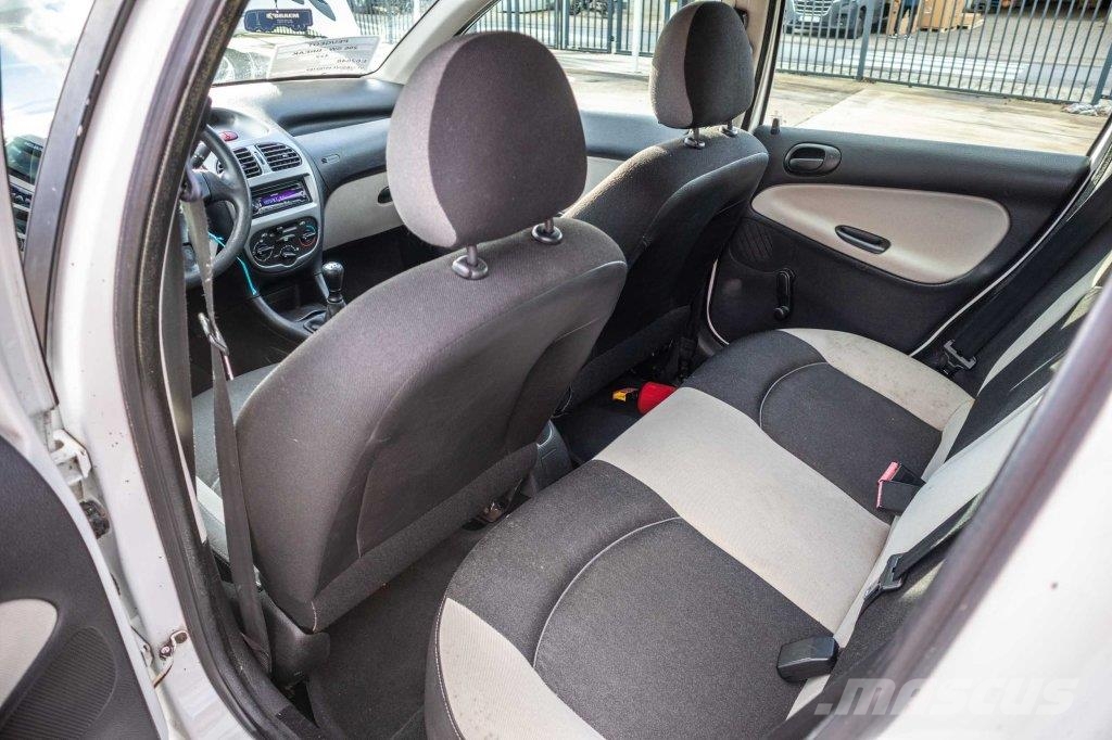 Peugeot 206 SW Carros