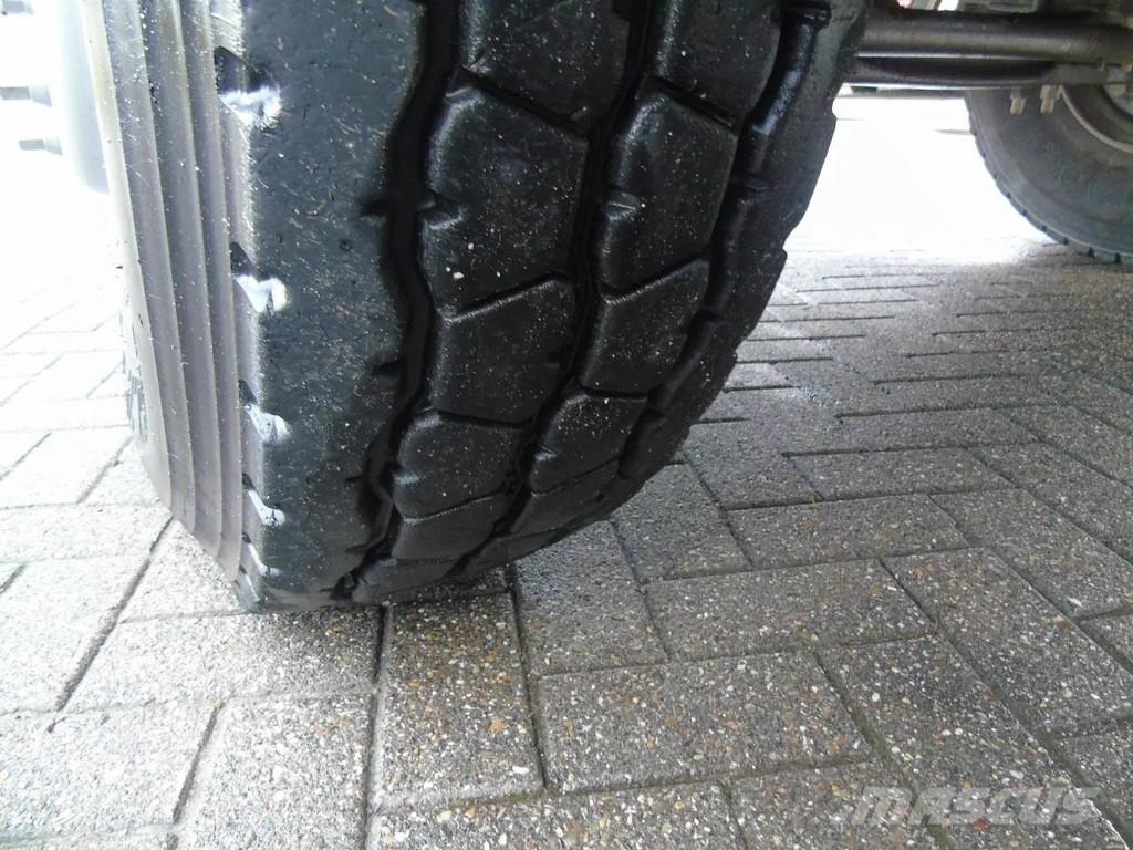 Renault Kerax 420 DCI + MANUAL + SPRING + 6X4 + PERFECT شاحنات قلابة