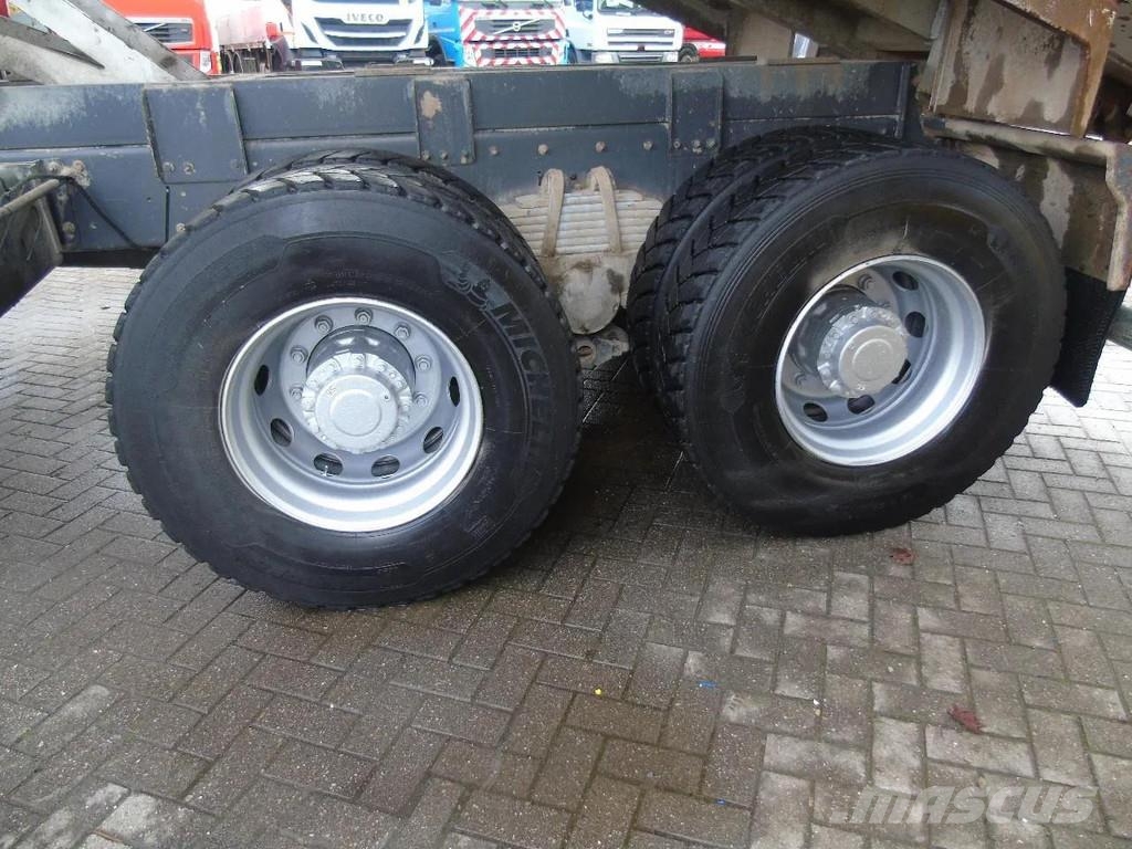 Renault Kerax 420 DCI + MANUAL + SPRING + 6X4 + PERFECT شاحنات قلابة